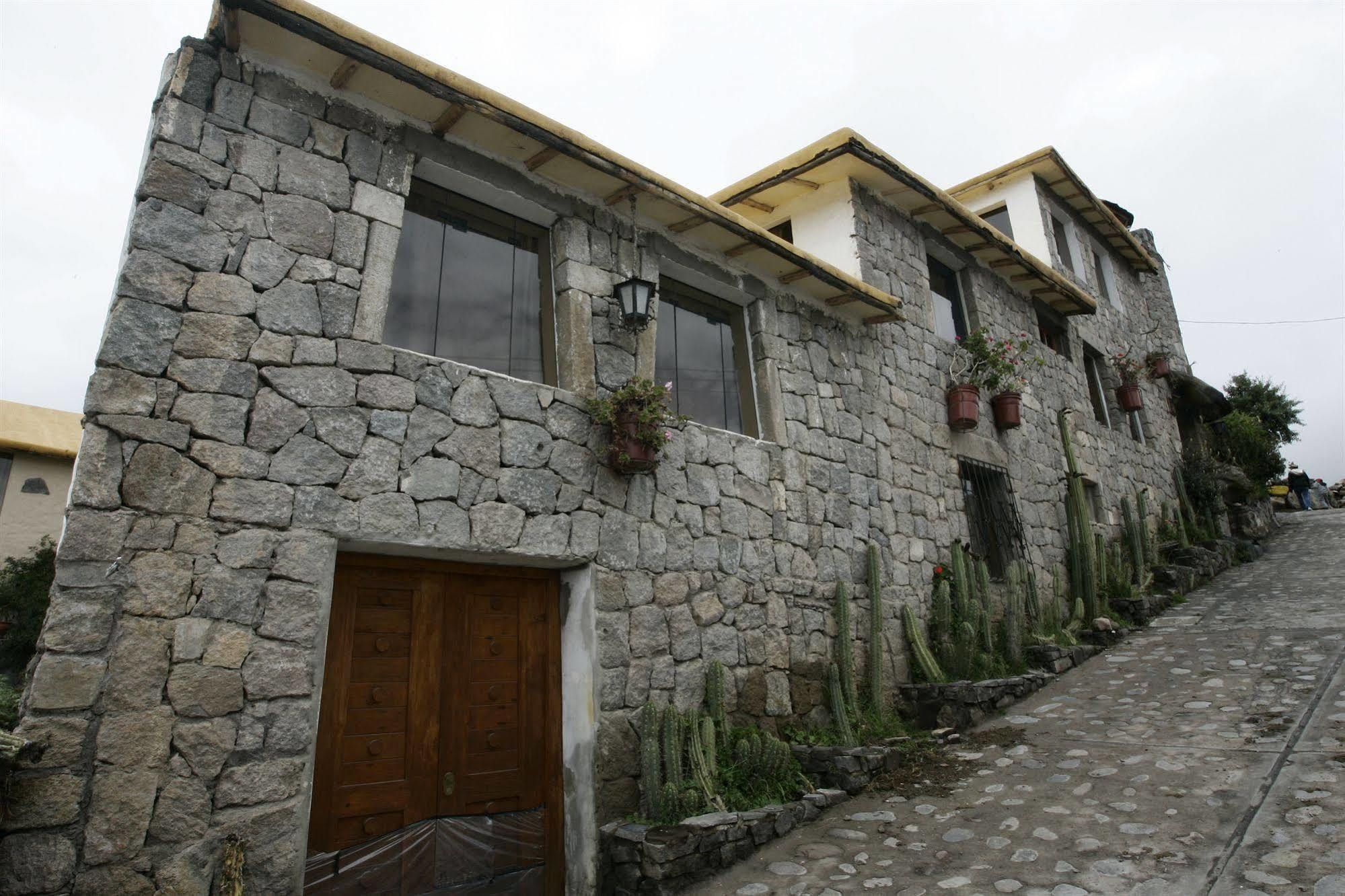 Hotel Kuntur Wassi Кабанаконде Екстериор снимка
